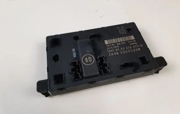 Mercedes-Benz Vito Viano W639 Door control unit/module 6398200326