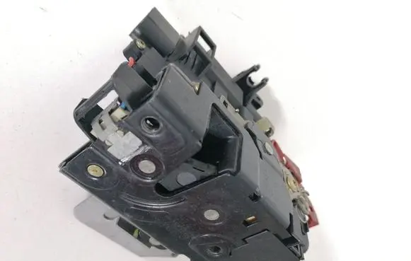 Audi A4 S4 B6 8E 8H Front door lock 8E1837016C