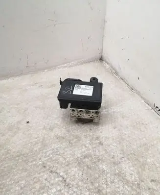 Ford Fusion II ABS Pump DG9C2C219