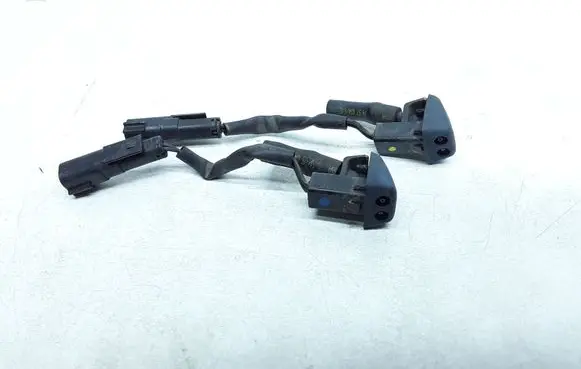 Volvo S60 Windshield washer spray nozzle 
