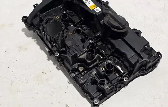 BMW 5 G30 G31 G38 Rocker cam cover 8631745 180263101 110123031753S003