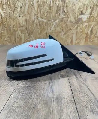 Mercedes-Benz E C207 W207 Front door electric wing mirror A2078105116