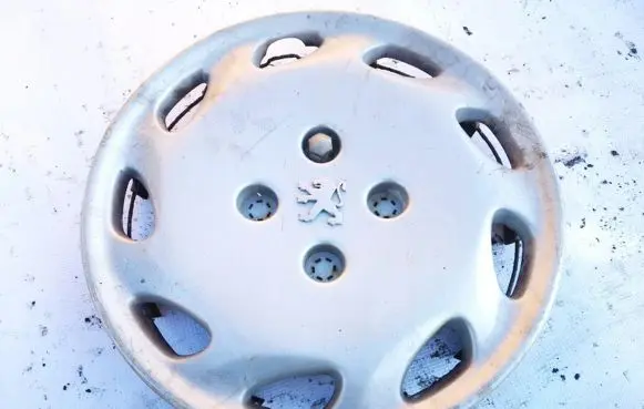 Peugeot 206 R14 wheel hub/cap/trim 9619802077