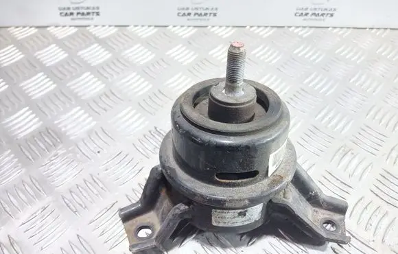 KIA Soul Engine mount bracket