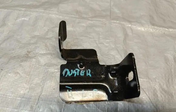 Dacia Duster II Fender mounting bracket 260422144R
