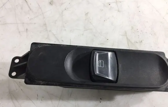 Mercedes-Benz Vito Viano W639 Electric window control switch A6395451413