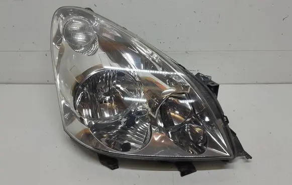 Toyota Corolla Verso AR10 Headlight/headlamp 3124