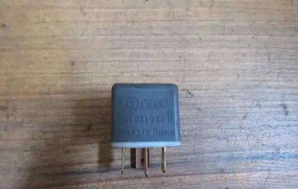 Volkswagen Golf IV Other relay 141951253b 4ra003510-29