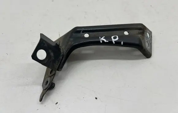 Volkswagen PASSAT B8 Fender mounting bracket 3G0821141A