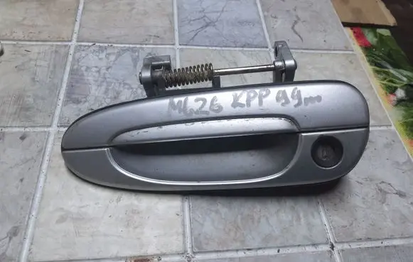 Mazda 626 Front door lock