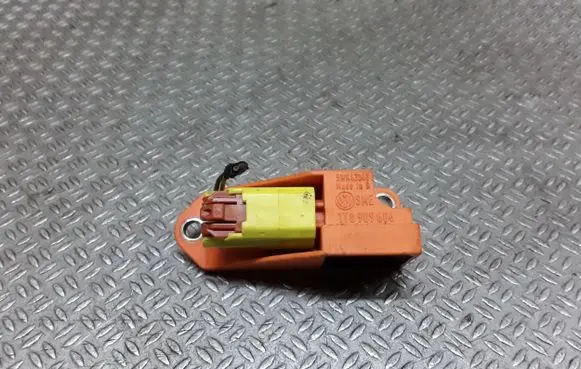 Volkswagen Touran I Airbag deployment crash/impact sensor 1T0909606