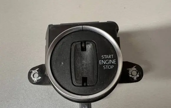 Volkswagen Touareg II Ignition lock contact 7P6905843 33305101 7P6905942