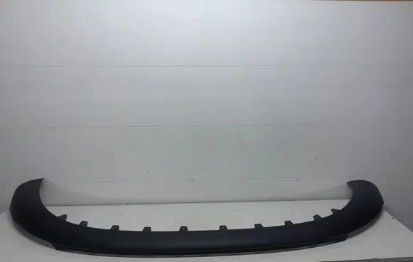 Front bumper lip