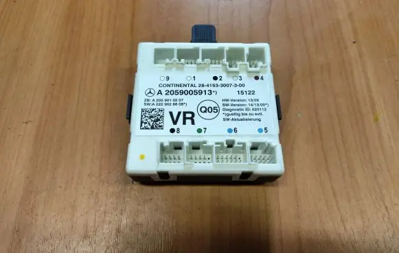 Mercedes-Benz C W205 Door control unit/module A2059010207 A2059005913