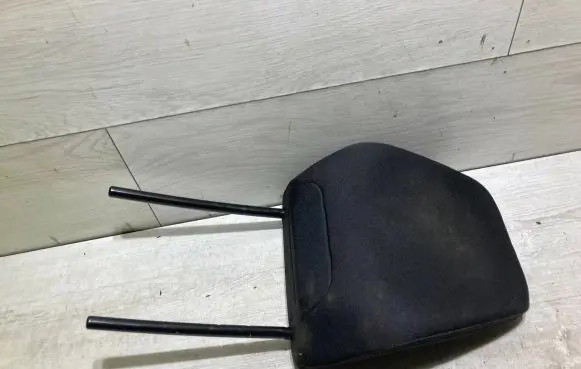 Renault Clio V Front seat headrest 