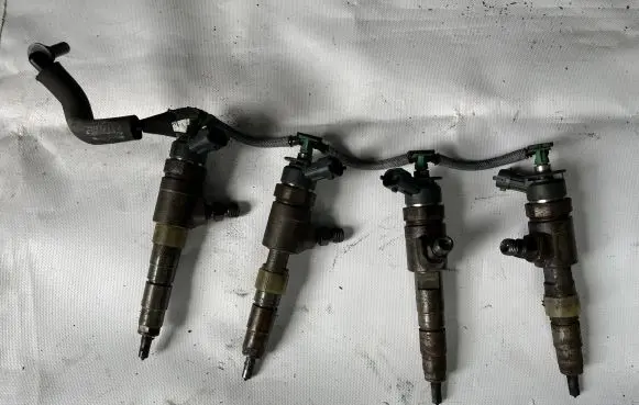 Peugeot 2008 I Fuel injectors set 0445110340