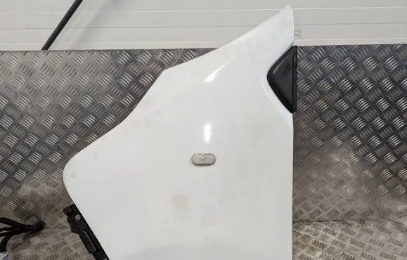 Opel Vivaro Fender