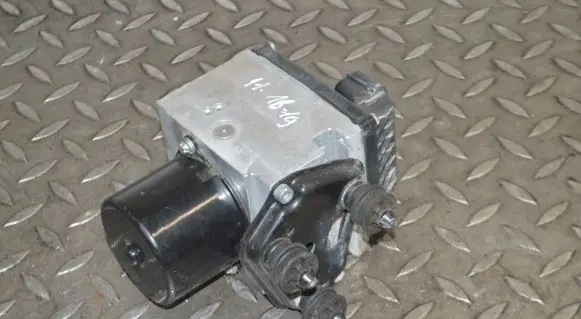 Volkswagen PASSAT B6 ABS Pump 3C0614109P