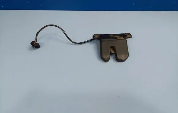 Tailgate/trunk/boot lock/catch/latch