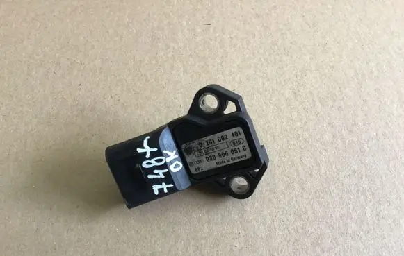 Volkswagen Touareg I Air pressure sensor 0281002401 038906051C