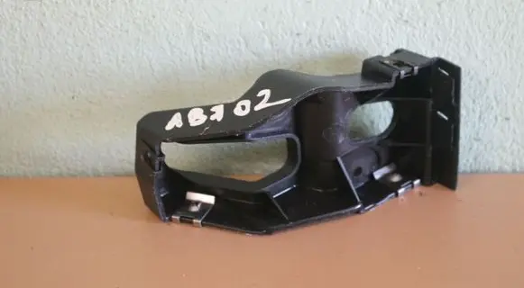 Audi A4 S4 B7 8E 8H Fender mounting bracket 8E0853922D