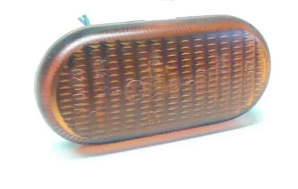 Front fender indicator light