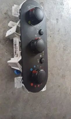 Renault Trafic III (X82) Climate control unit T103261B