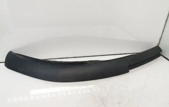 Front bumper lip