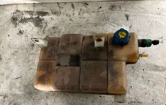 Iveco Daily 6th gen Coolant expansion tank/reservoir 5801255878