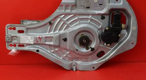 Hyundai Tucson JM Front door window regulator with motor 82470-2E010
