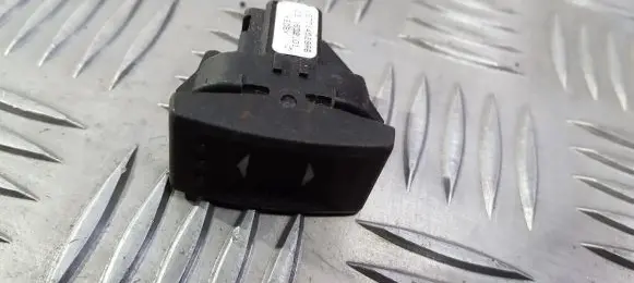 Ford Mondeo Mk III Electric window control switch 1s7t14529ab 03163201