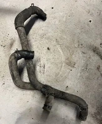 Nissan X-Trail T30 Engine coolant pipe/hose