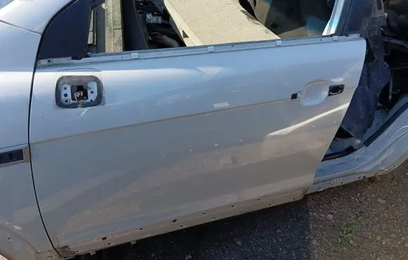 Chevrolet Captiva Front door