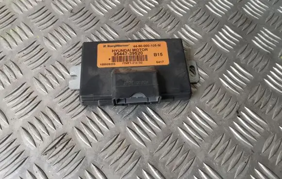 Hyundai Santa Fe Transfer box differential control unit 9544739520
