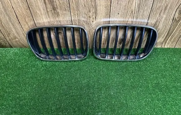 BMW X3 F25 Front bumper upper radiator grill