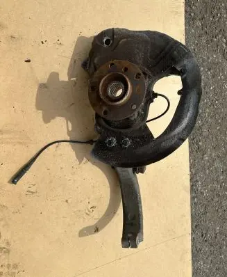 BMW X5 E70 Front wheel hub 6773789