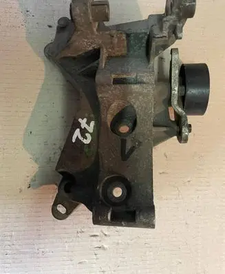 Nissan Almera N16 Generator/alternator bracket 8200185605