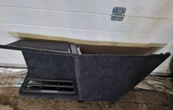 Trunk/boot lower side trim panel