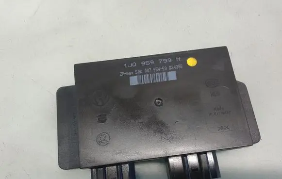 Volkswagen PASSAT B5 Comfort/convenience module 1J0959799N