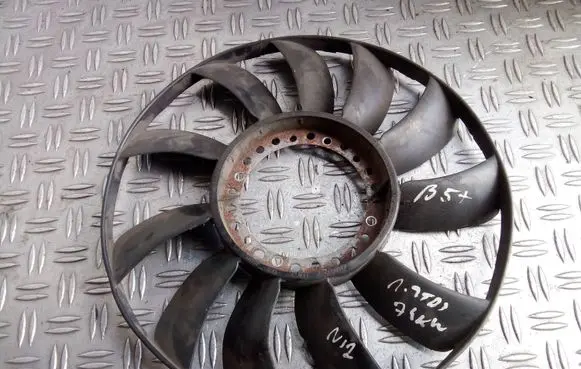 Volkswagen PASSAT B5.5 Fan impeller 058121301B