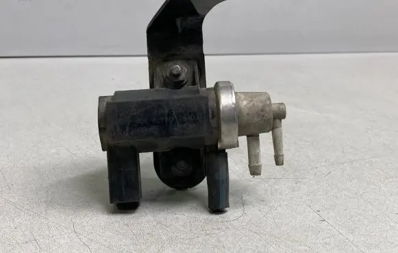 Audi A4 S4 B6 8E 8H Turbo solenoid valve 1J0906627B 72290045