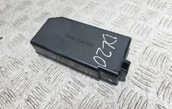 Toyota MR2 (W30) III Fuse box cover 4665XA1