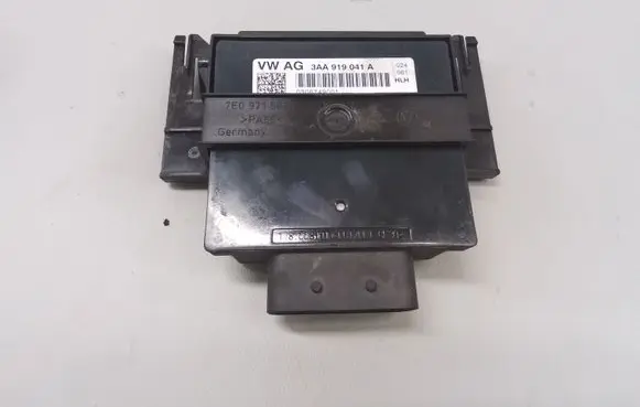 Volkswagen Transporter - Caravelle T5 Power management control unit 3AA919041A