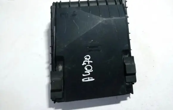 Volkswagen Golf V Fuse box set 1k0937132f 017180061