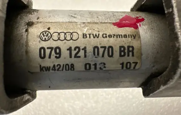 Audi A8 S8 D3 4E Engine coolant pipe/hose 079121070BR