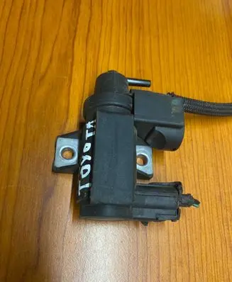 Toyota Avensis T250 Vacuum valve 258190R011
