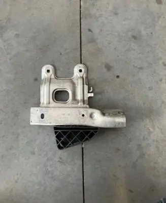 BMW 3 F30 F35 F31 Front bumper mounting bracket 7266194