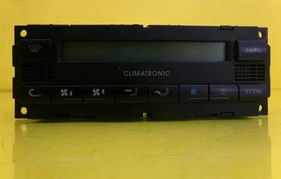 Skoda Octavia Mk1 (1U) Climate control unit 9341706004