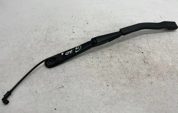 BMW 3 G20 G21 Front wiper blade arm 9448916