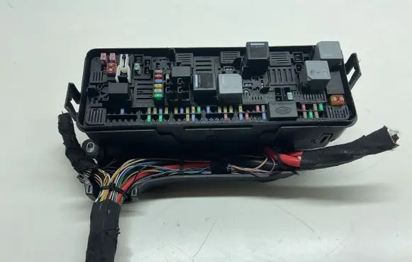 Land Rover Discovery 5 Fuse module JPLA14N030AB 27102017 5C5B11F01
